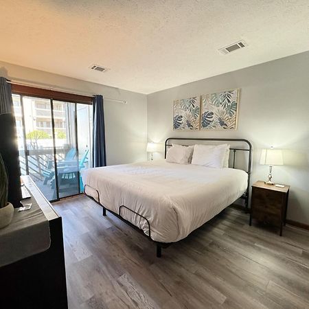 Spacious Modern Condo - 1St Floor - One Block To The Beach Myrtle Beach Exterior photo