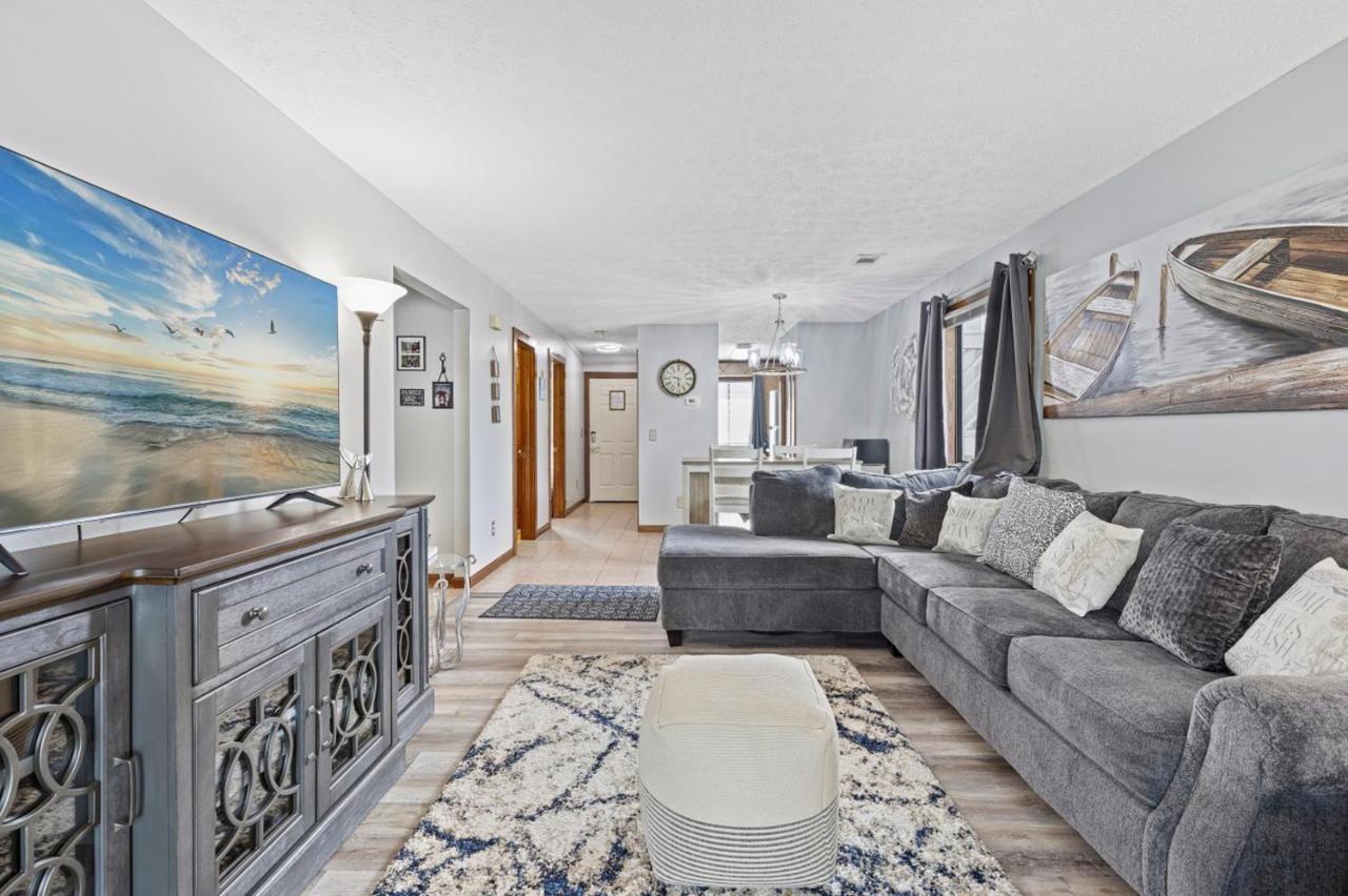 Spacious Modern Condo - 1St Floor - One Block To The Beach Myrtle Beach Exterior photo