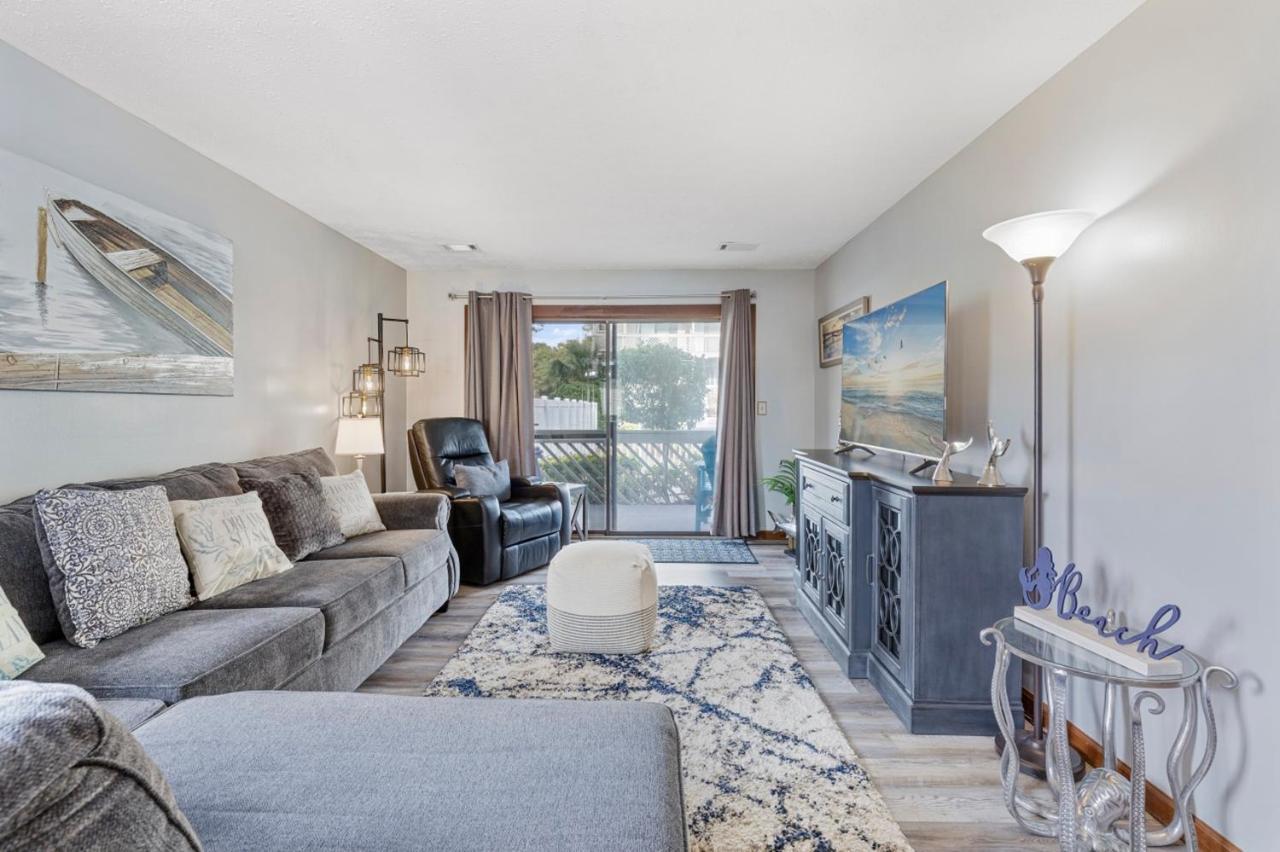 Spacious Modern Condo - 1St Floor - One Block To The Beach Myrtle Beach Exterior photo