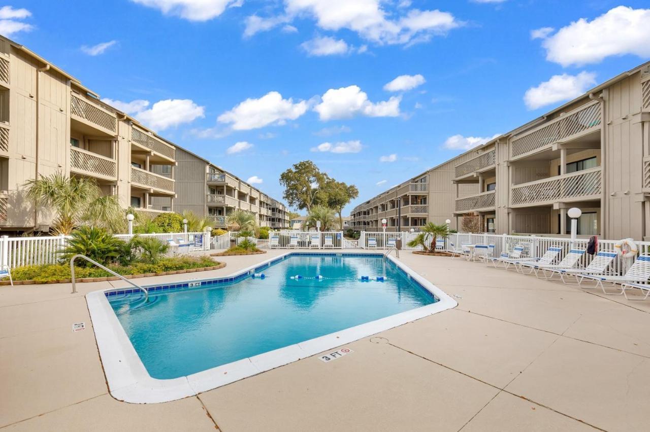 Spacious Modern Condo - 1St Floor - One Block To The Beach Myrtle Beach Exterior photo