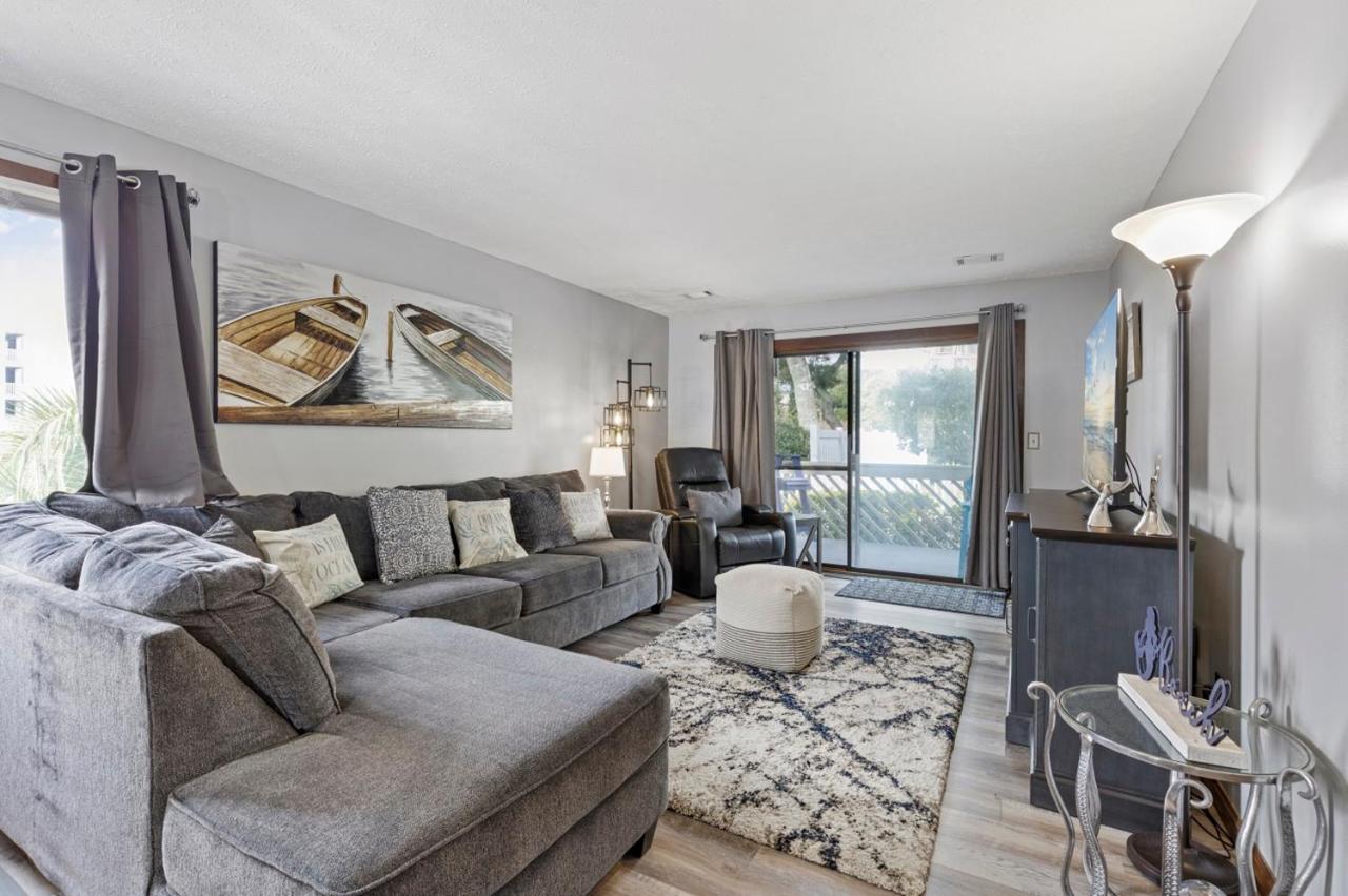 Spacious Modern Condo - 1St Floor - One Block To The Beach Myrtle Beach Exterior photo