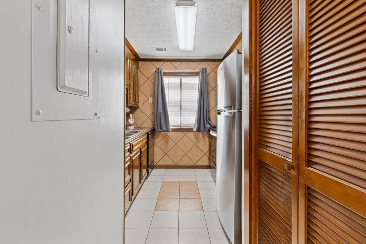 Spacious Modern Condo - 1St Floor - One Block To The Beach Myrtle Beach Exterior photo