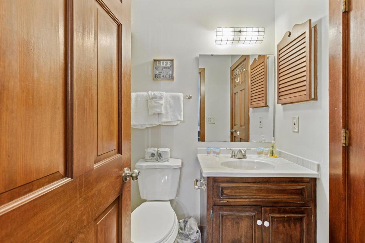 Spacious Modern Condo - 1St Floor - One Block To The Beach Myrtle Beach Exterior photo